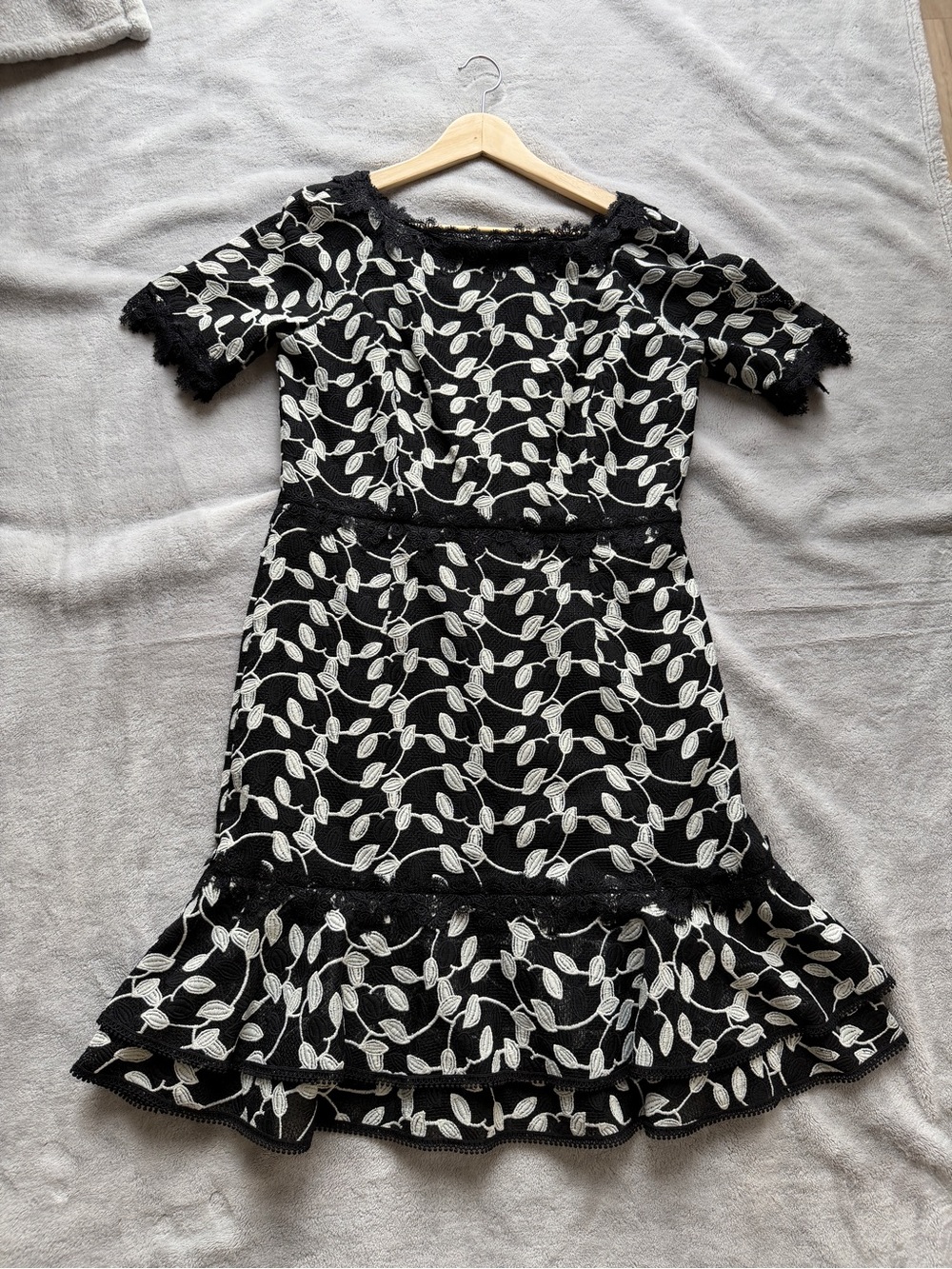 Black & White Leaf-Pattern Fit-and-Flare Cocktail Dress